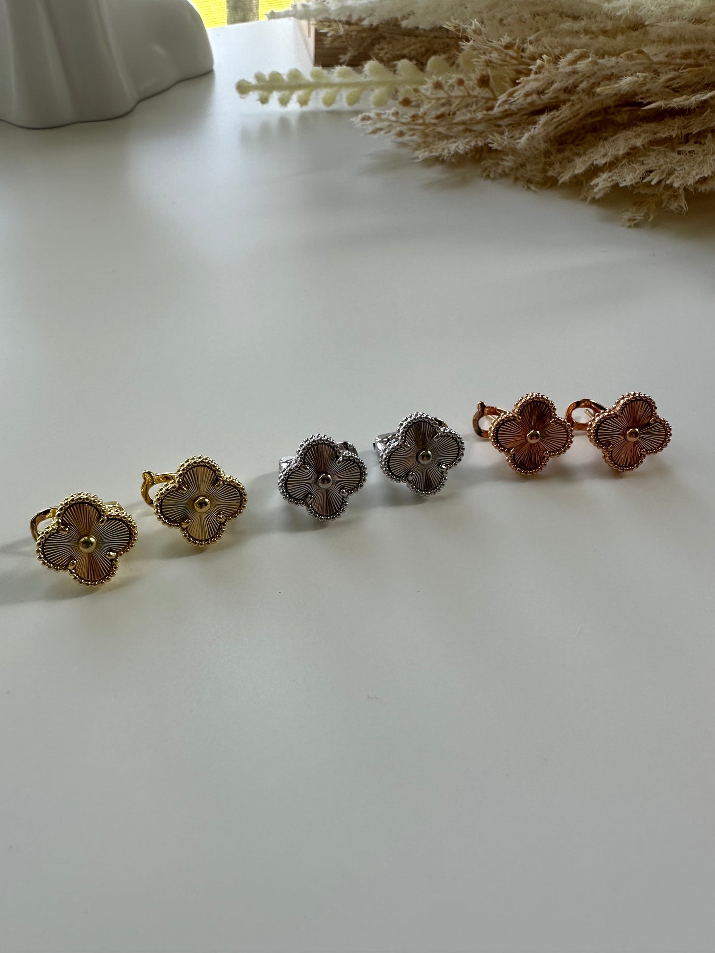 VCA Earring’s Gold/Silver/Rose Gold Clip